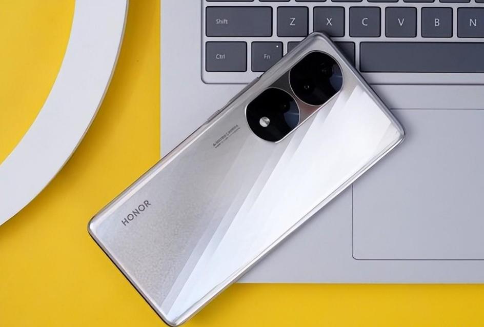 目前性价比最高的拍照手机推荐,四款拍照手机性价比最高是哪款