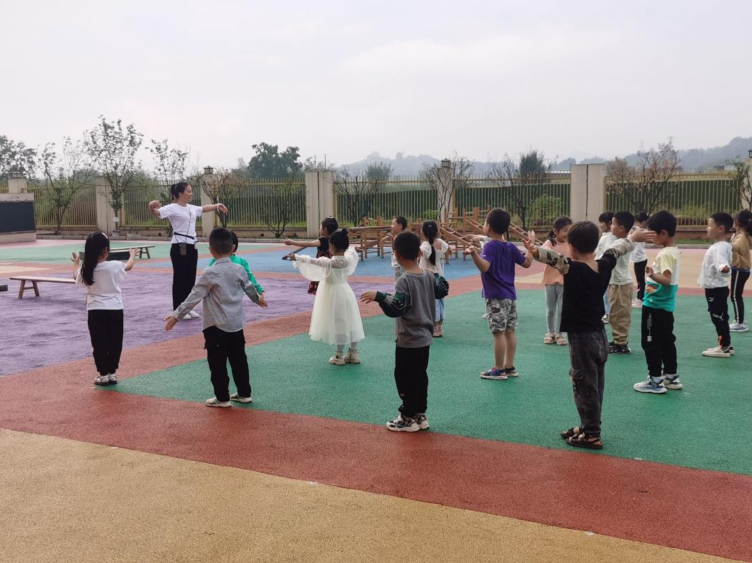 幼儿园五育融合体育活动,幼儿园五育并举游戏活动