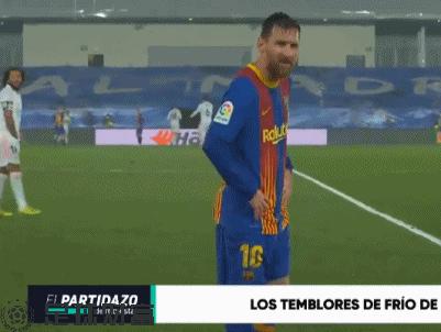 大雨中的足球比赛名场面,大雨足球比赛解说