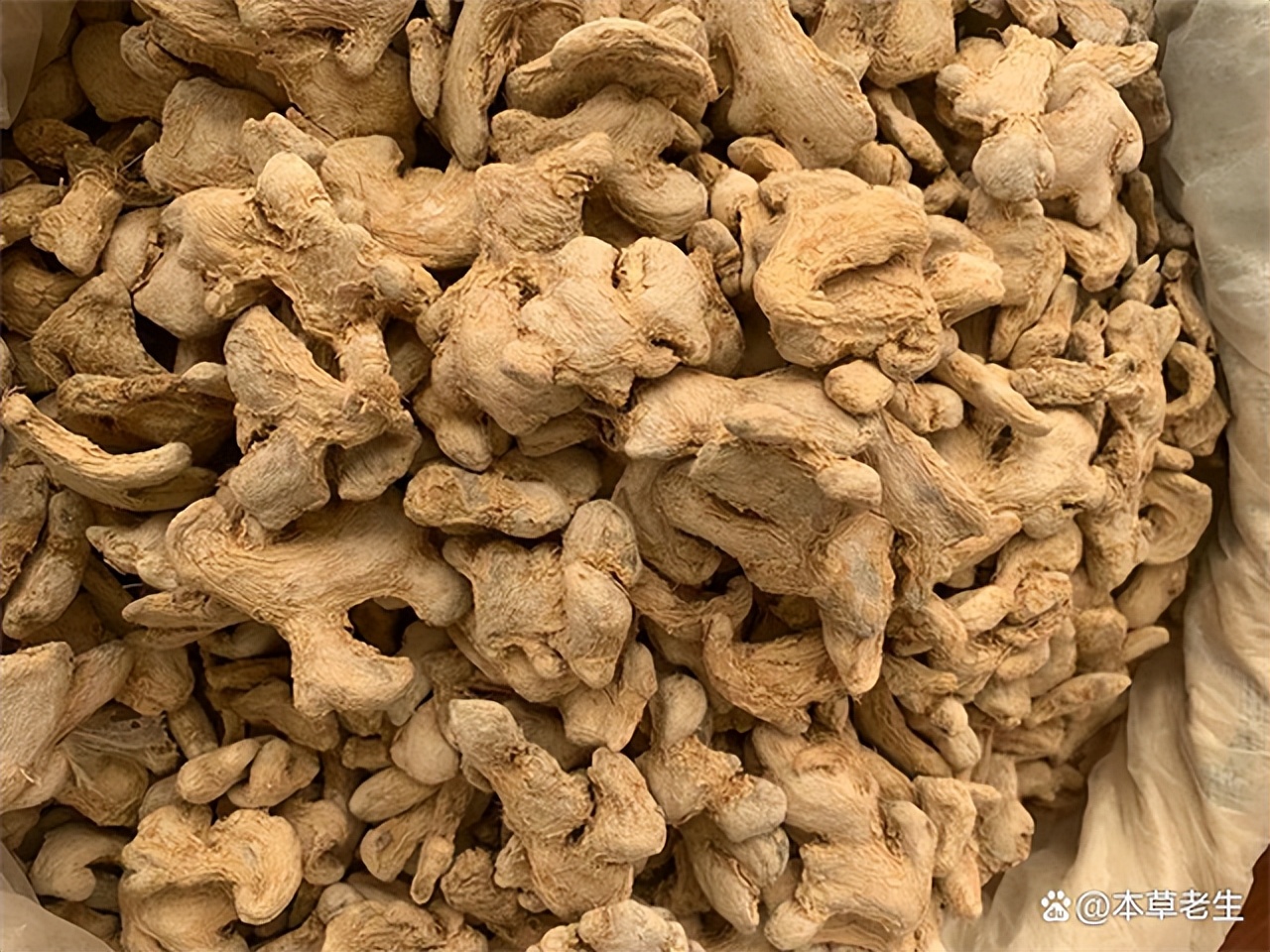 别小看姜，它是菜又是药，身价几十亿，低调又土豪