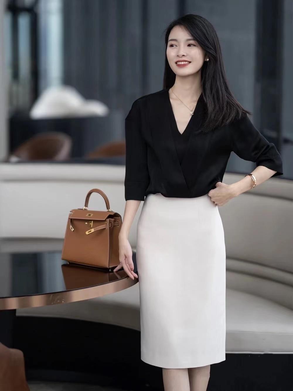 穿搭技巧40岁这样穿,百穿不厌的女生穿搭技巧