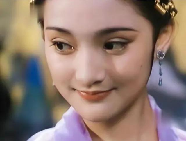 脸没恢复就别出来捞金，发面馒头、蜡像脸，求求你们放过观众吧！