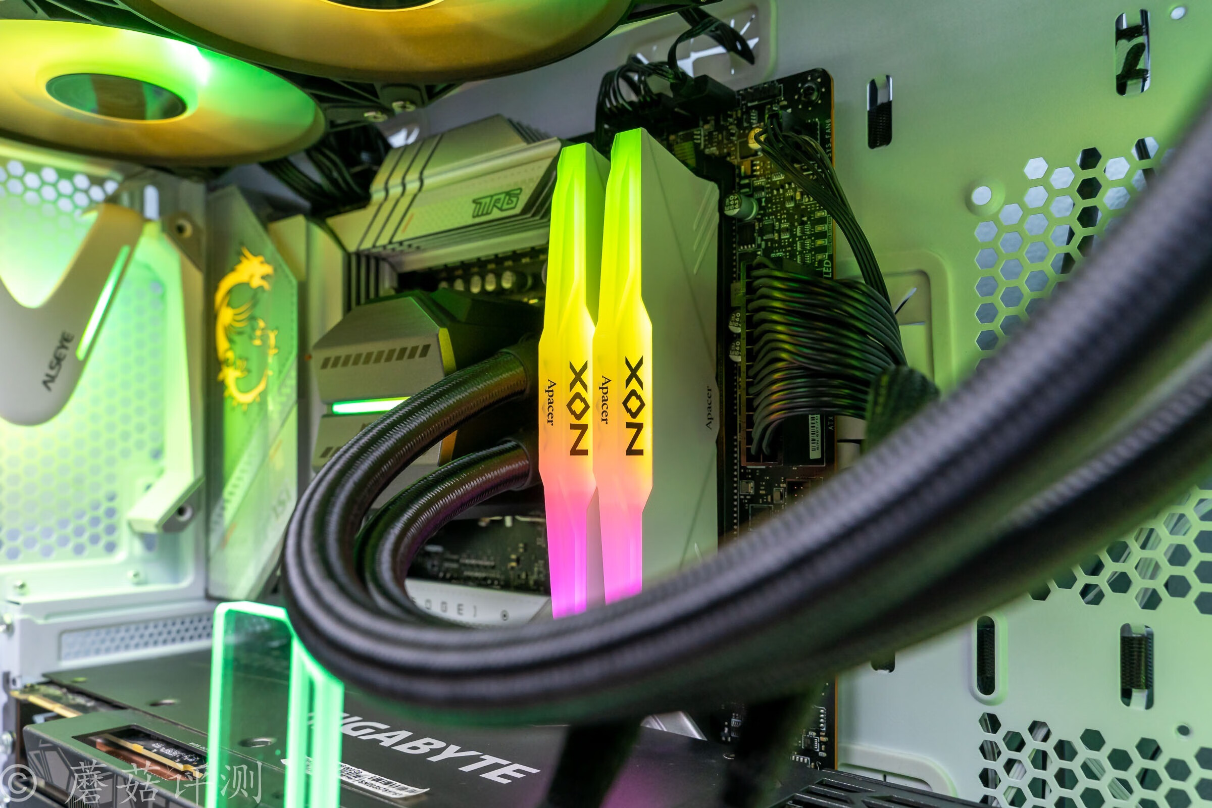 技嘉rtx3060tigamingoc魔鹰显卡,技嘉rtx4090魔鹰oc怎么样