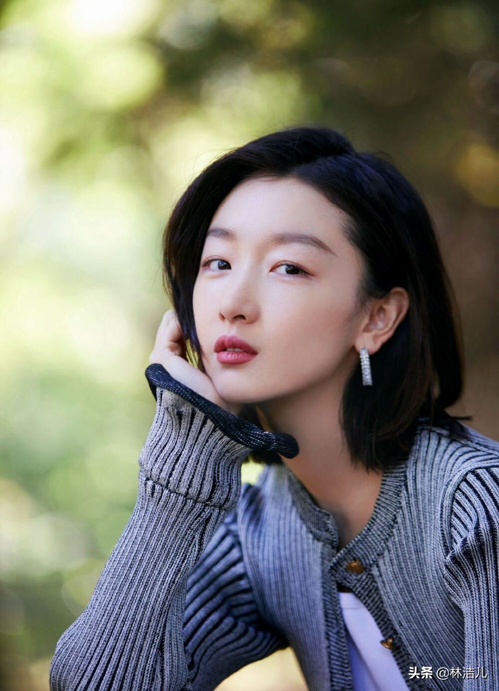 小眼睛周冬雨,小眼睛韩系甜美妆容