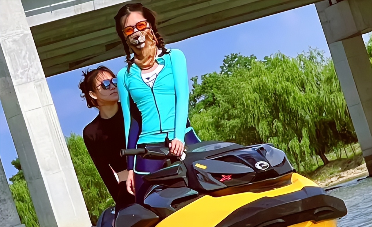 23岁知名网红撞车死亡,网红小鱼车祸身亡