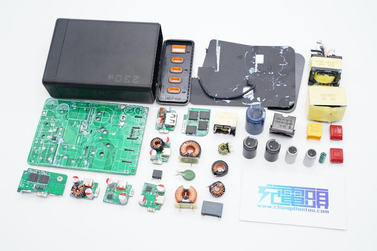 4C1A五个口，总功率达230W，华科生230W桌面充拆解