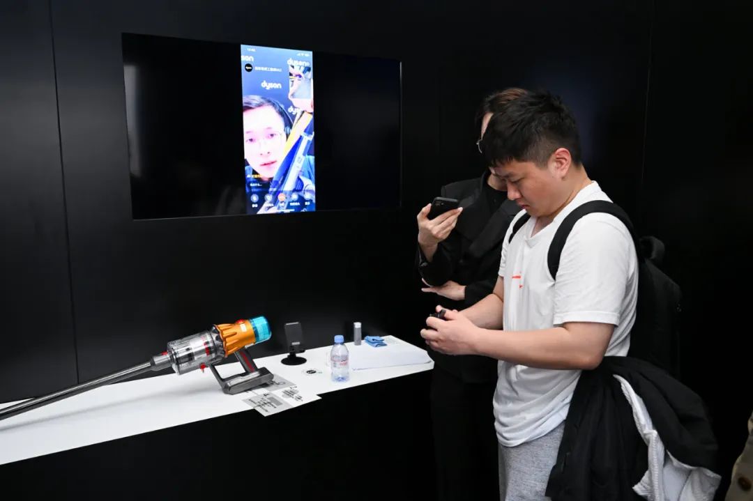 戴森除螨吸尘器吸地3合一,戴森吸尘器到底好在哪