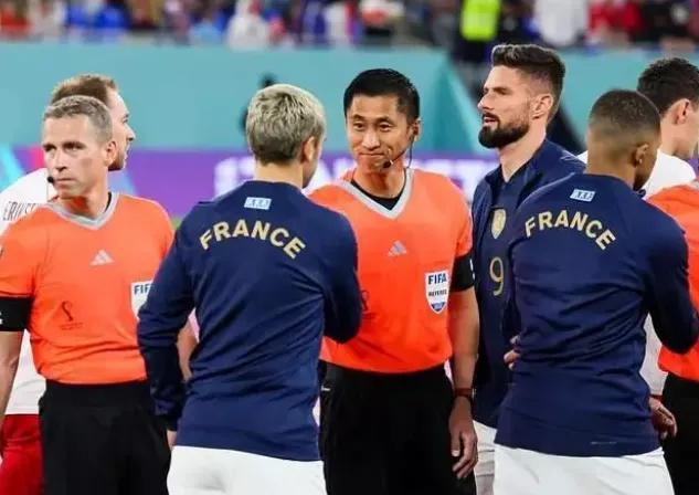 裁判马宁为世界杯未能主哨致歉,为啥马宁不能当世界杯主裁判