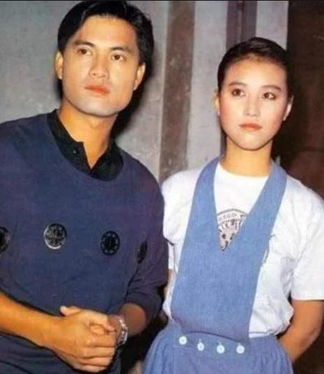 原形毕露！烤瓷牙“抢镜”忒显老，大概早已忘了“美人三分龅”