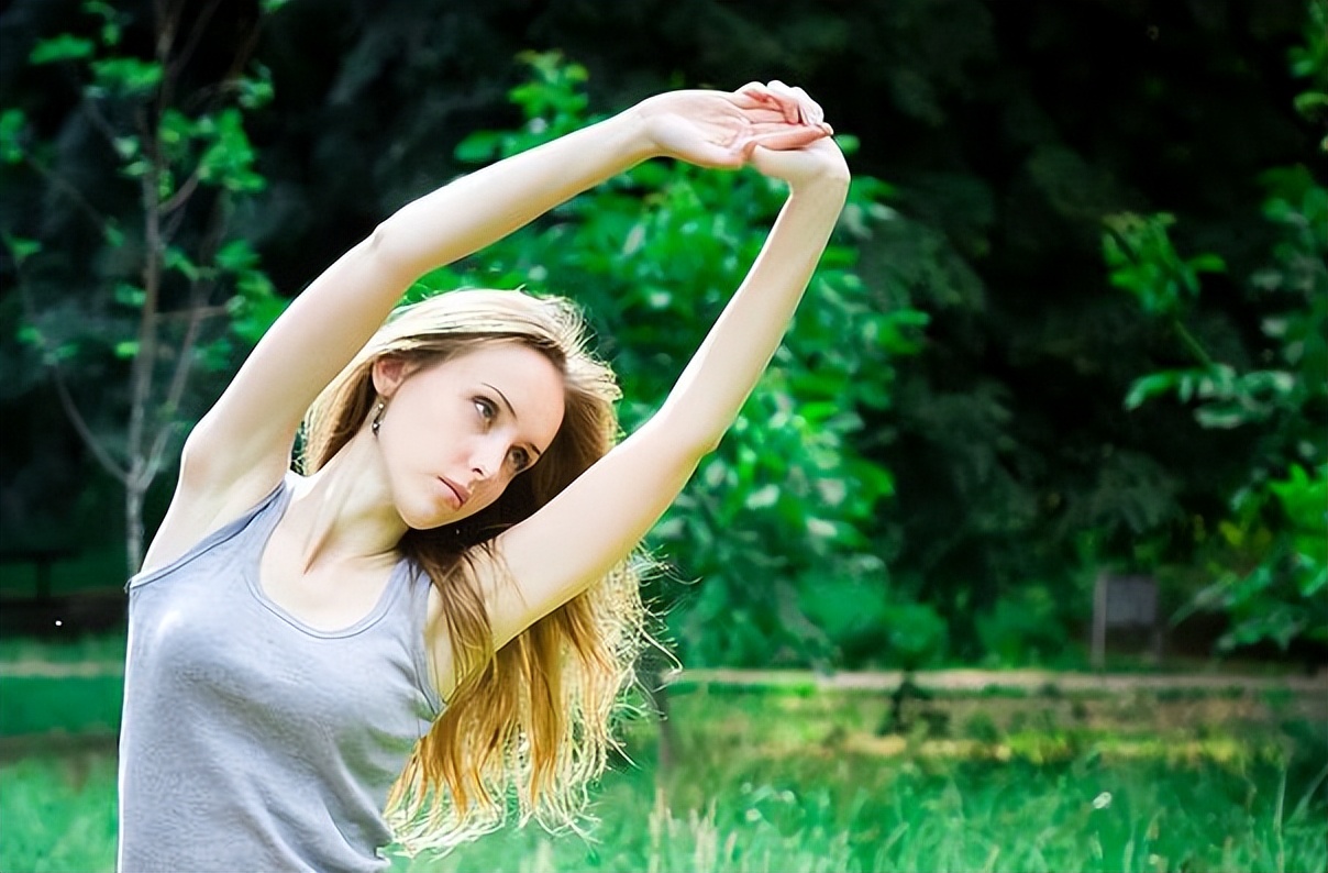 阴部很干涩是什么原因造成,年轻人阴部干涩是什么原因引起的