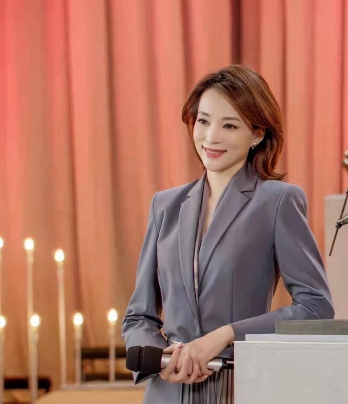 春晚主持人董卿周涛朱迅李思思,春晚主持人董卿朱迅周涛