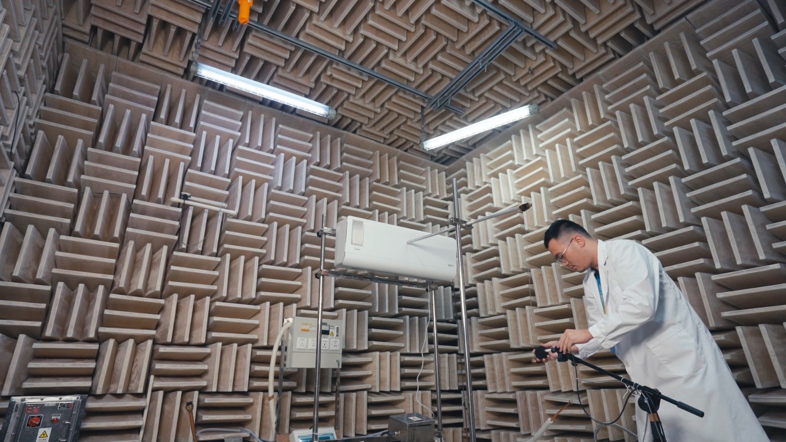 美的空调制造先进视频,美的空调深度解析