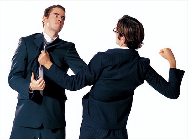 西安养狗打人事件,陕西西安狗主人打人结果