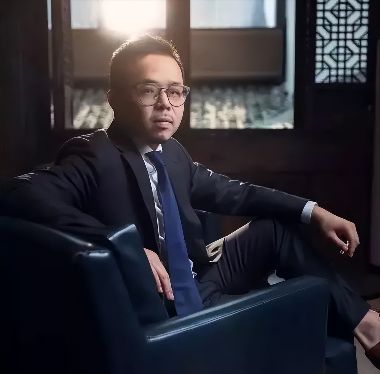 75亿身家知名温商短线交易小赚5万余元，连累39岁儿子被立案调查