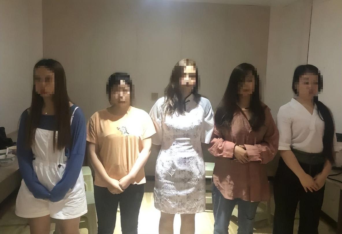 濂冲瓙1100鍏冧竴娆″崠娣褰撳満鎶撹幏,濂冲瓙姣忓ぉ鍗栨帆30娆¤璀︽柟鎶撹幏