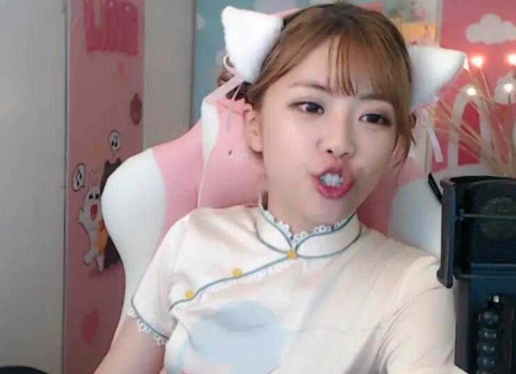 旭旭宝宝跳槽斗鱼第一场直播,旭旭宝宝跳槽在哪个平台直播