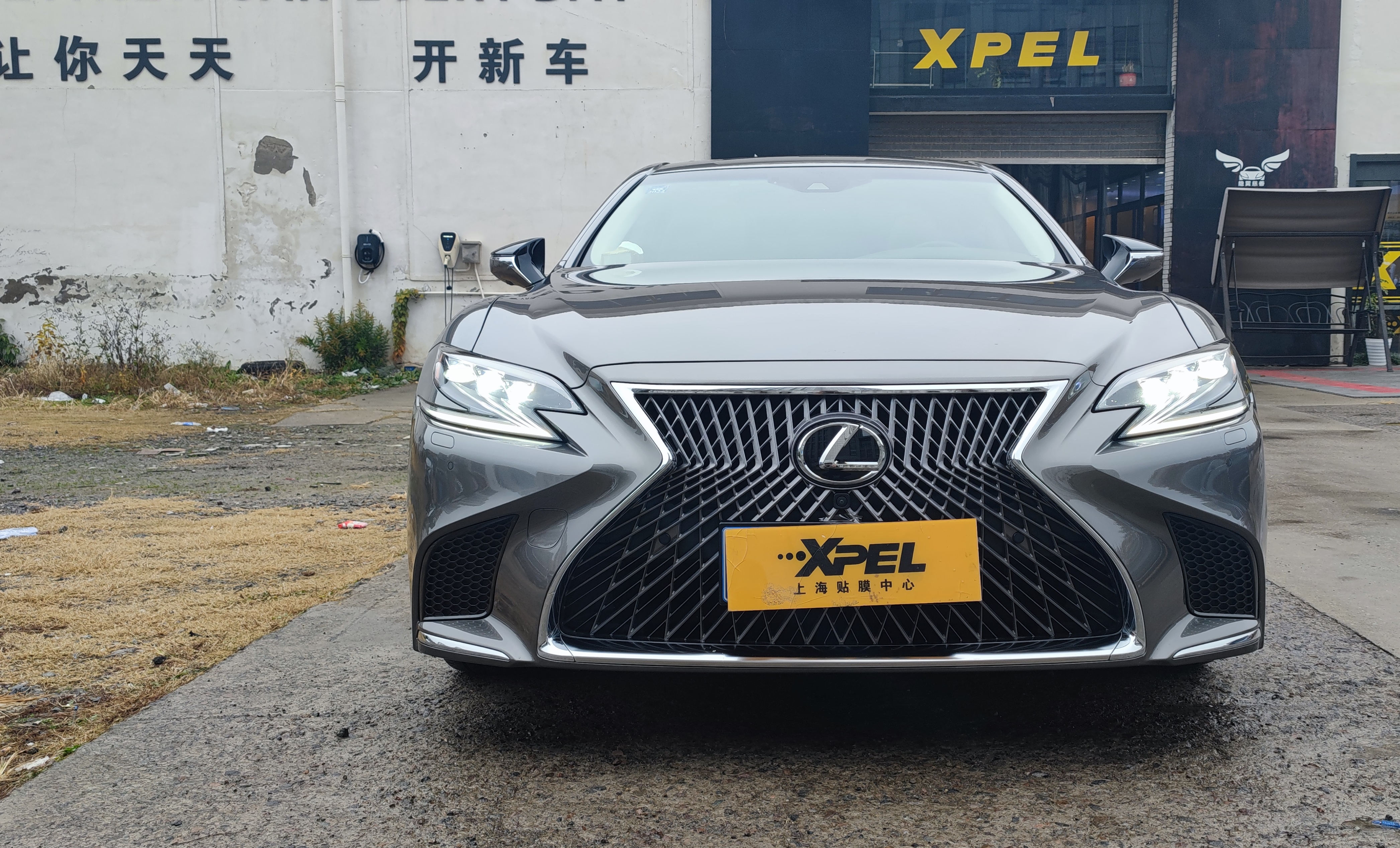 汽车后挡起泡要不要重新贴膜,汽车玻璃贴膜起泡怎么去除