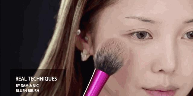 新手如何化妆自然不卡粉,新手如何化妆出无瑕零毛孔的皮肤