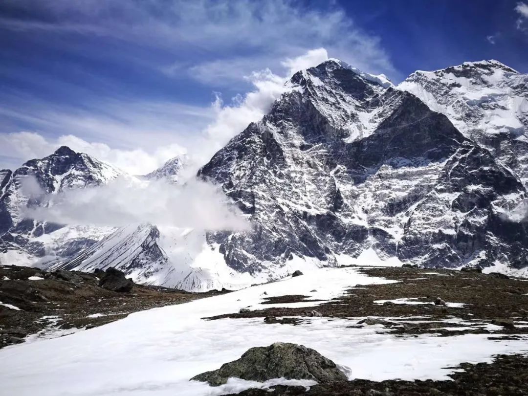 珠峰地形有多震撼,海拔低但值得爬的山