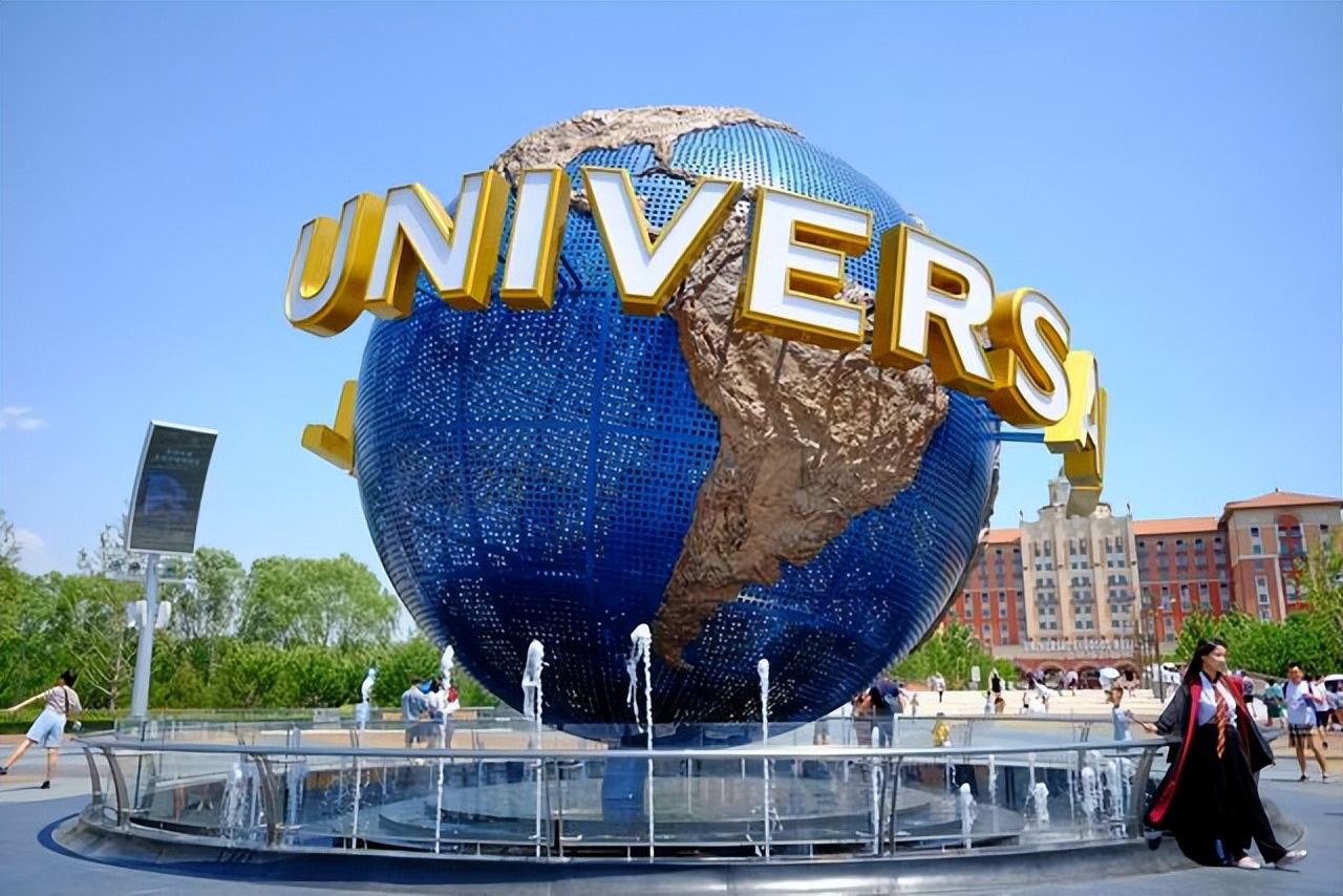 北京环球影城现杀猪盘；贾乃亮李小璐退出*税偷**被罚公司｜文娱周报