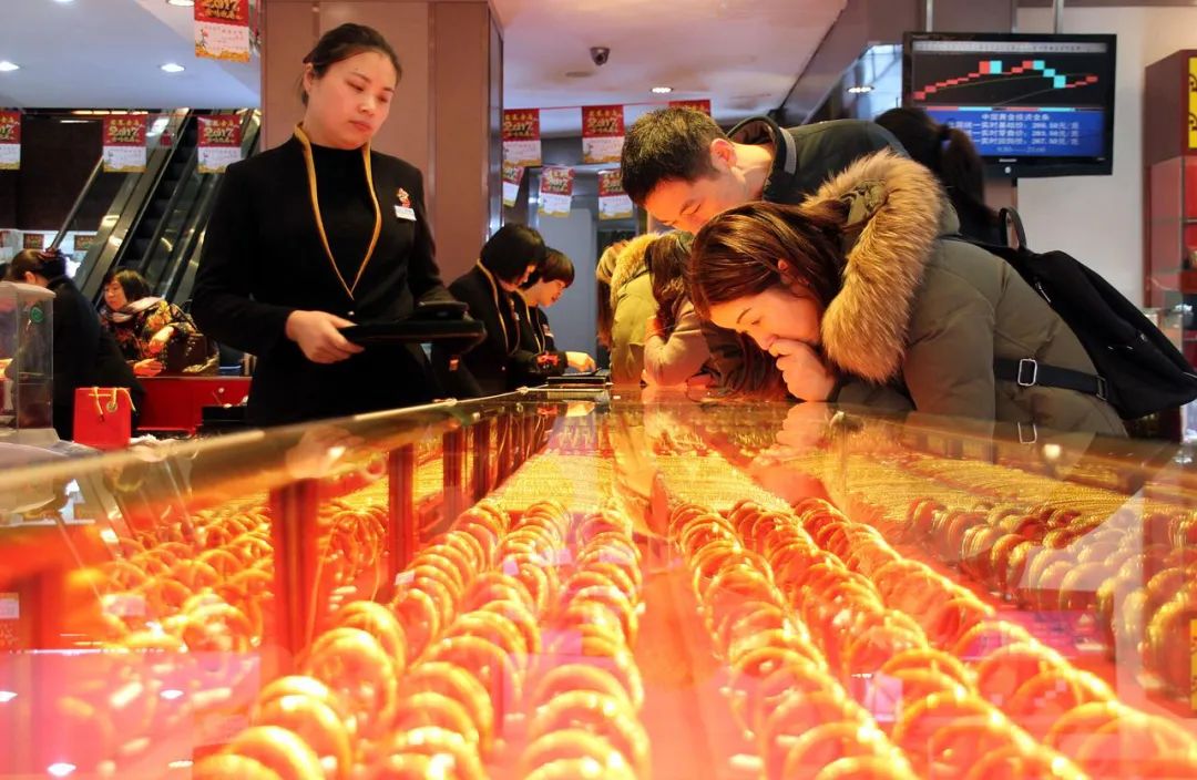 90后疯狂暴富,90后疯狂炒股