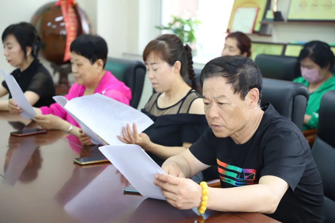 家校零距离携手共成长——天山一校家庭教育服务课程