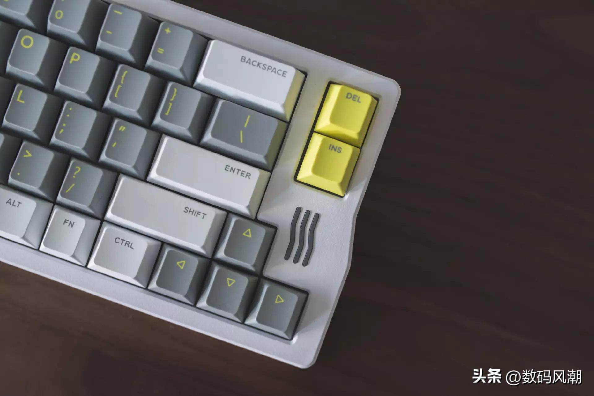 未来赛博美学,这会是客制化亲民的开始?IQUNIXQ66银迹上手详评