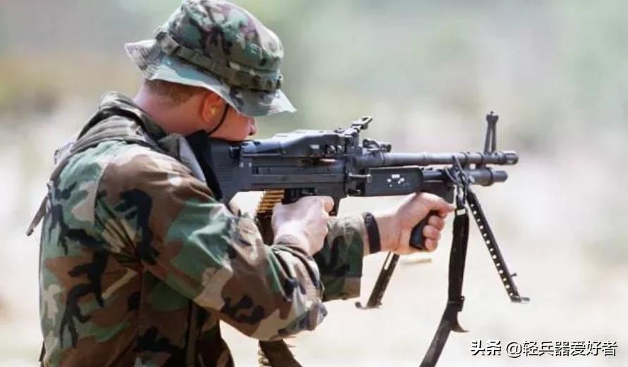 真实战场上的重机枪,轻机枪手能携带多少子弹