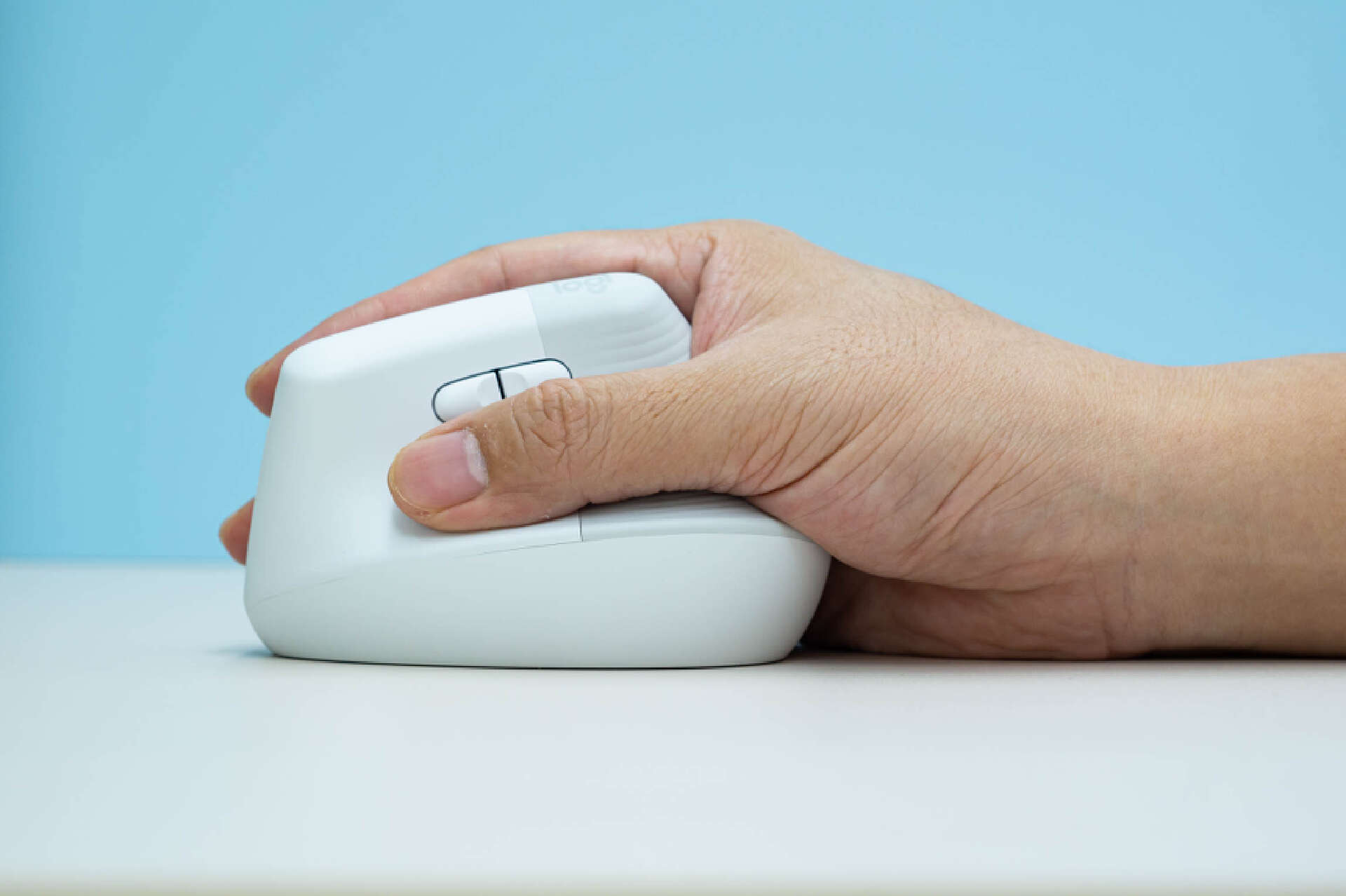 新手用罗技鼠标vs老手用罗技鼠标,罗技鼠标办公哪一款最好用测评