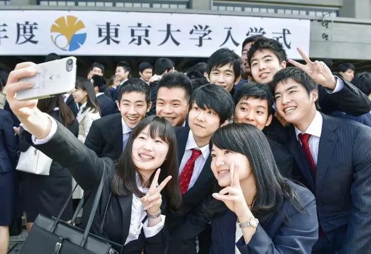 日本研究生艺术类读几年费用多吗,日本艺术类大专生留学费用