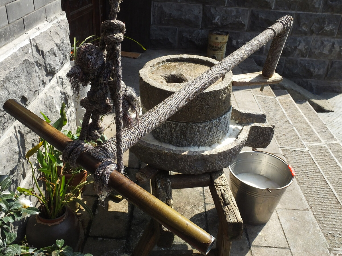 获嘉72冢之小磨盘冢：土地爷勇斗江洋大盗黑二豹的民间传说