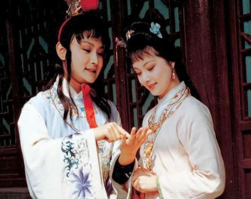 薛宝钗与贾宝玉成亲表演,薛宝钗贾宝玉成亲87版有没有洞房