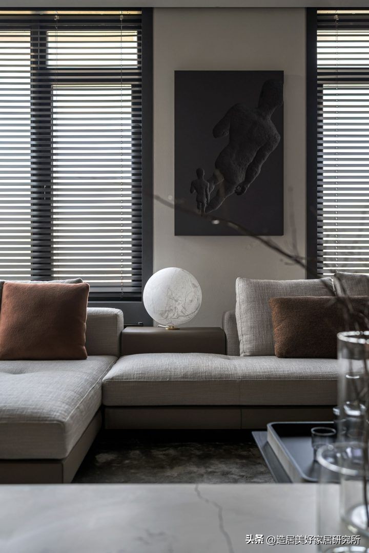 客厅沙发多宽的最好,客厅摆什么尺寸的红木沙发最适合