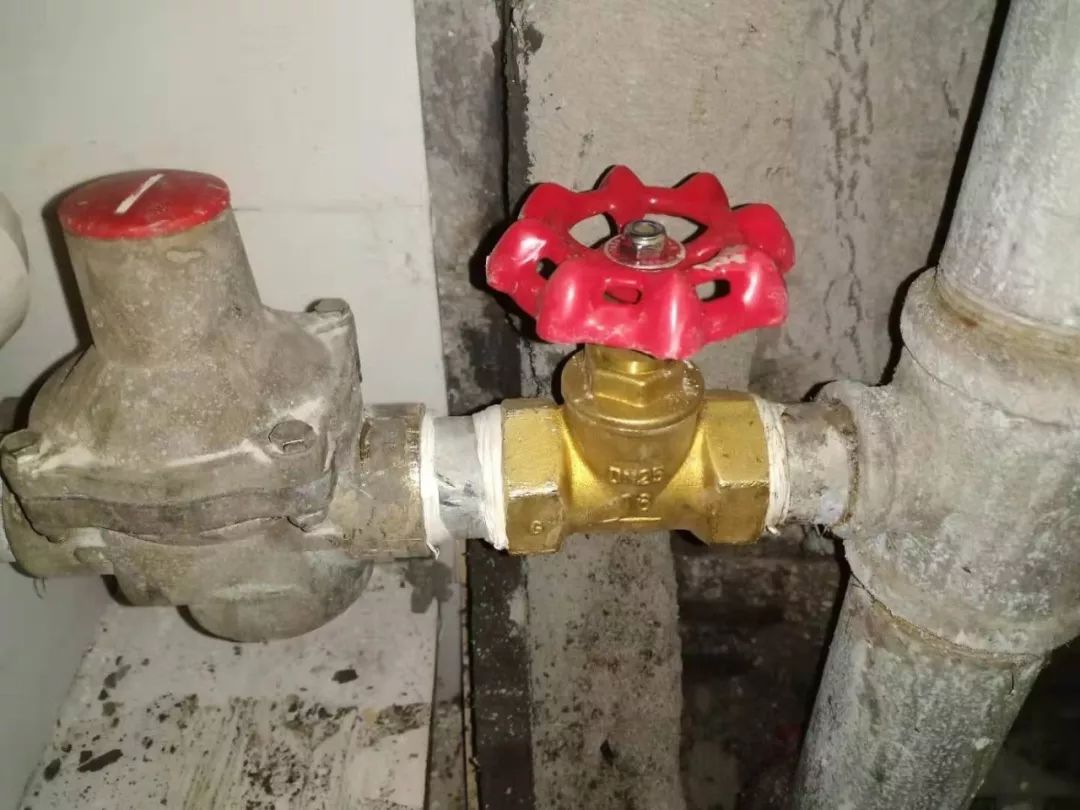 自来水入户总阀用哪种球阀好,家用自来水用闸阀好还是截止阀好