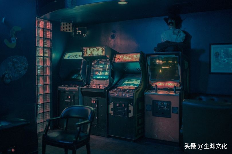 FranckBohbot在令人惊叹的街机照片中捕捉人们对游戏的热情