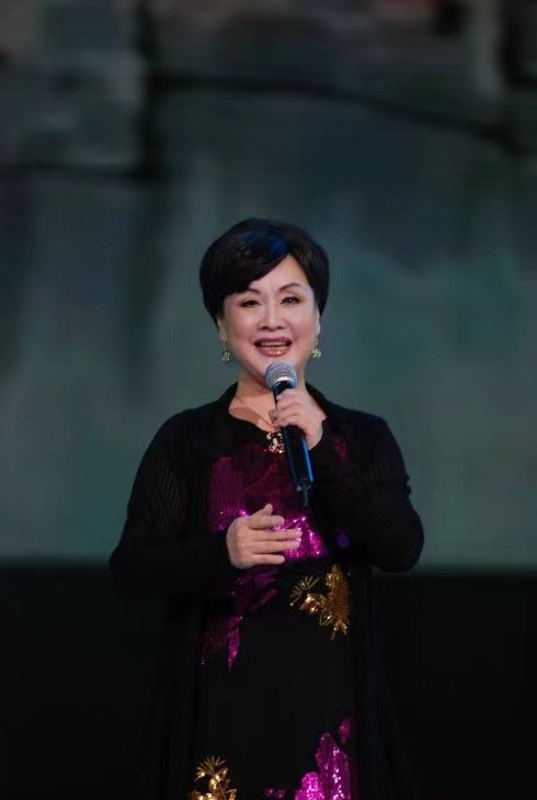 李谷一走出丧偶阴影视频,李谷一过去的事