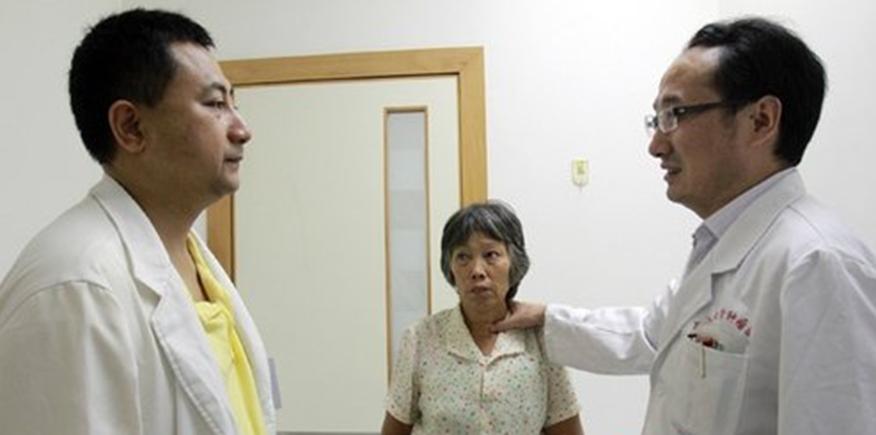 腿脚不好的老年人吃什么营养品好,中老年多吃这种食物双腿有劲