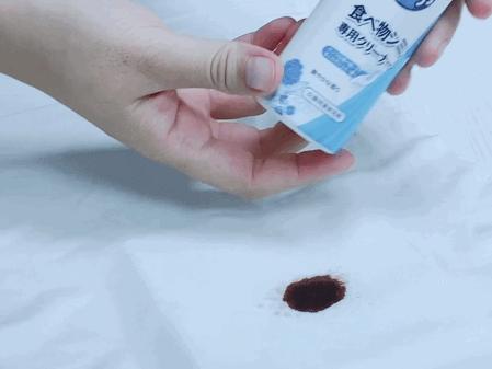 “天价”羽绒服越洗越薄？20年经验的家政阿姨提醒：别再用清水洗，这样做干净又保暖