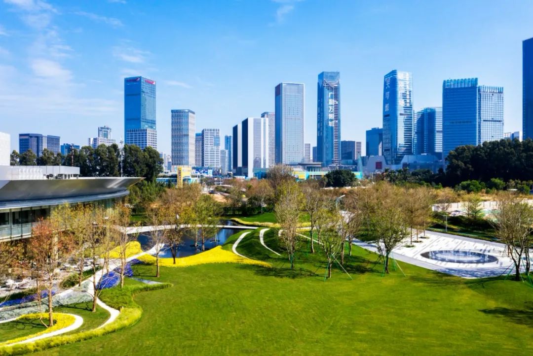 万博还是老黄埔,万博和黄埔区府哪个好