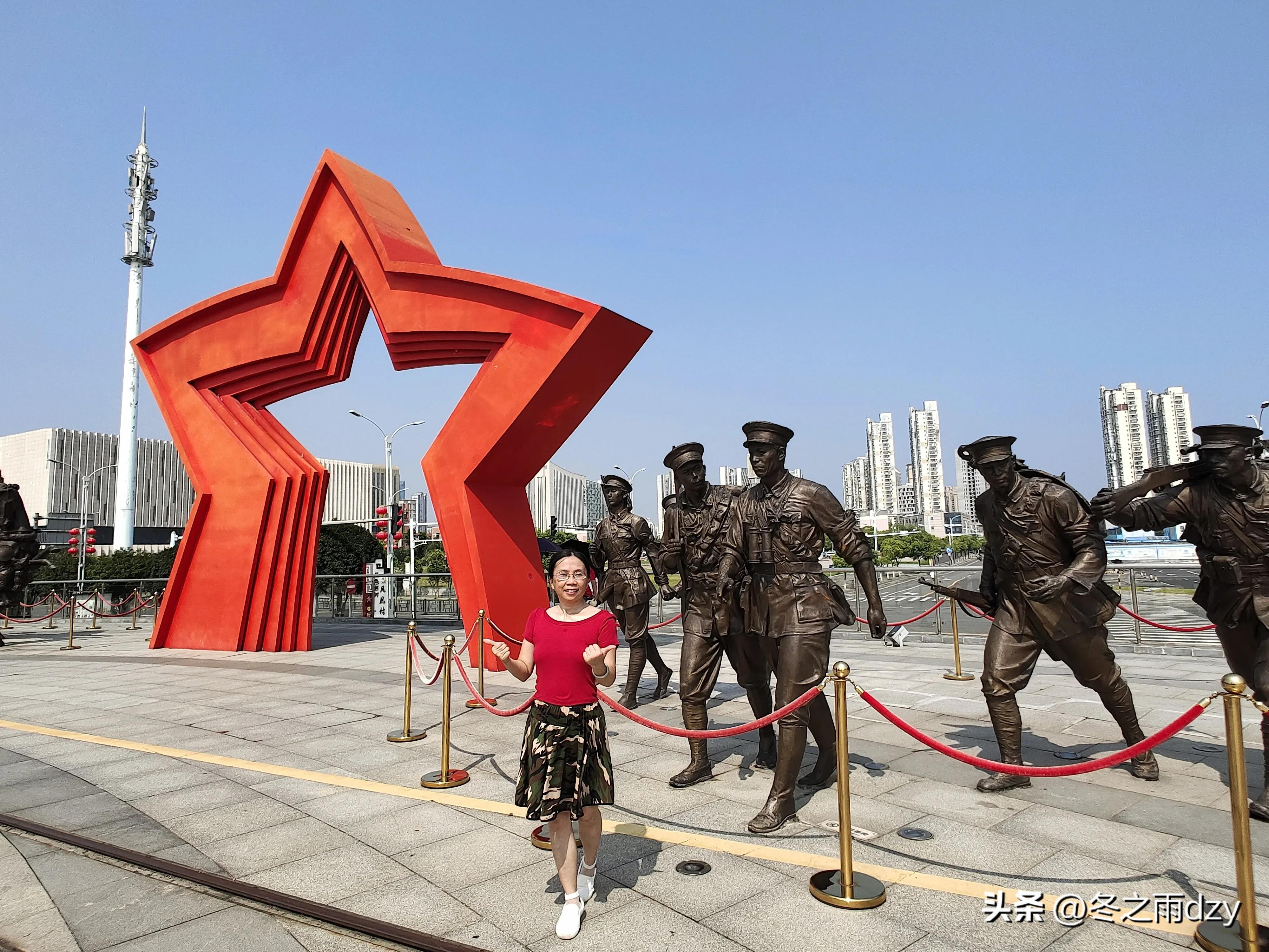 南昌舰主题园凤凰洲湿地公园,凤凰洲建军广场