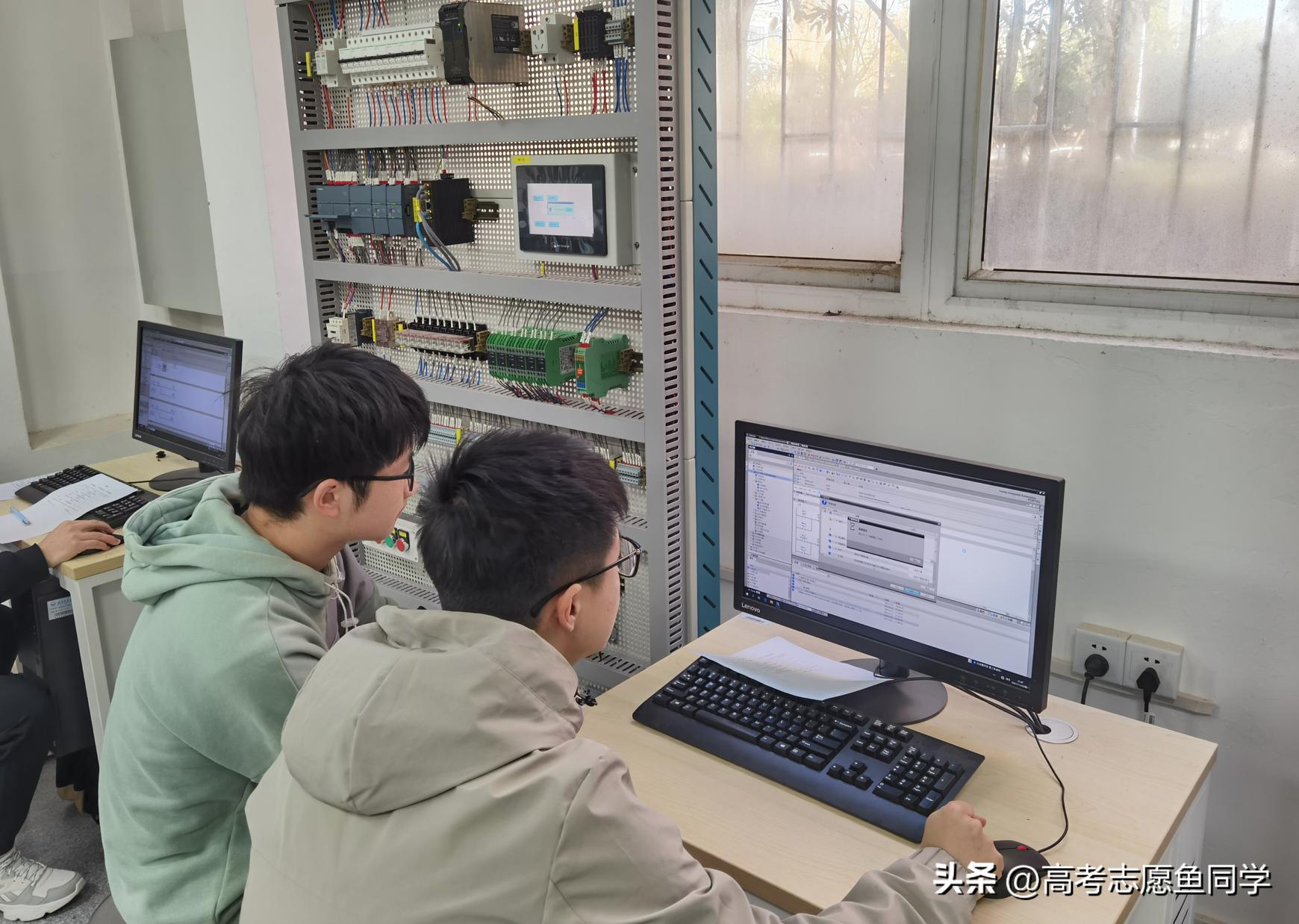 理科男生前景最好的十大理科专业,理科生300至400分可选热门专业