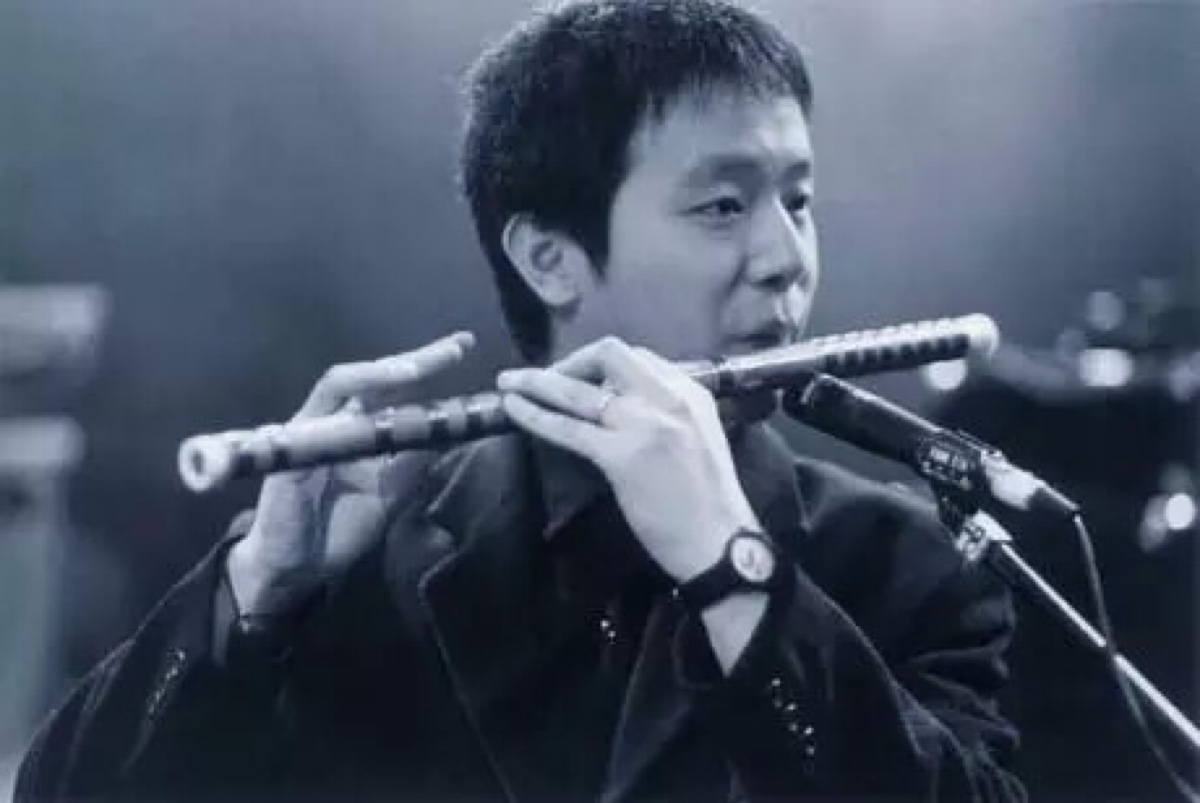 王菲和谢霆锋二人差几岁,王菲和谢霆锋以前结过婚吗