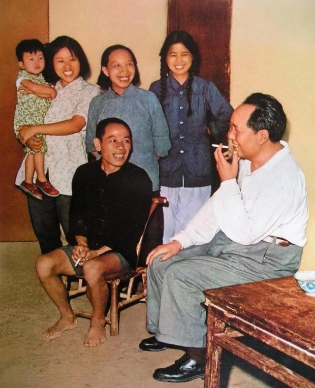 见*先念李**抽雪茄，毛主席看了半天：你有这么好的烟，怎么不告诉我