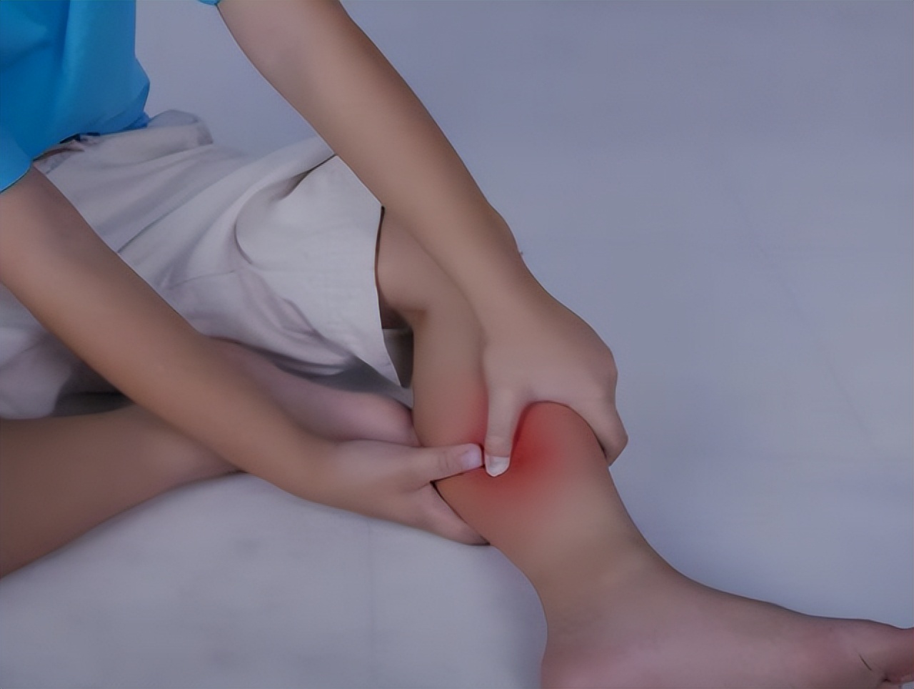 睡觉时突然腿抽筋的原因是什么,睡觉突然腿抽筋可能并非缺钙