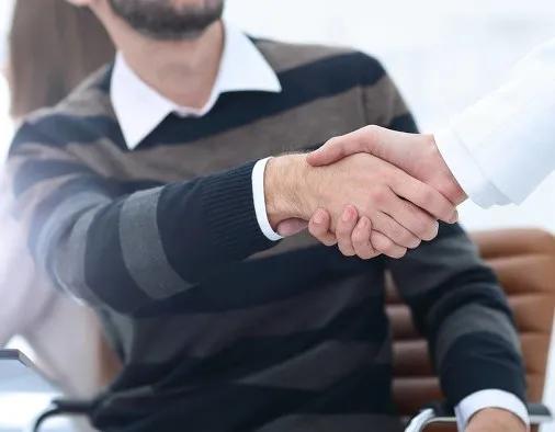 羊群里的依依绘本故事,羊群里来了一只狼猜一水果名