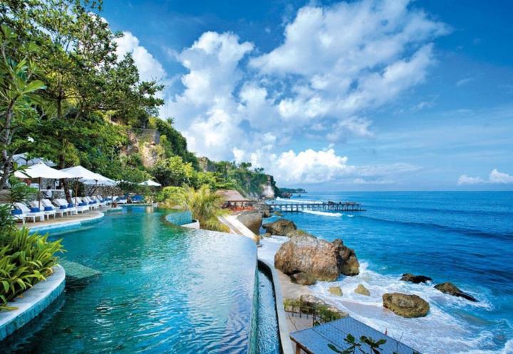 如何轻松拿新加坡PR？两种低门槛方式对比！