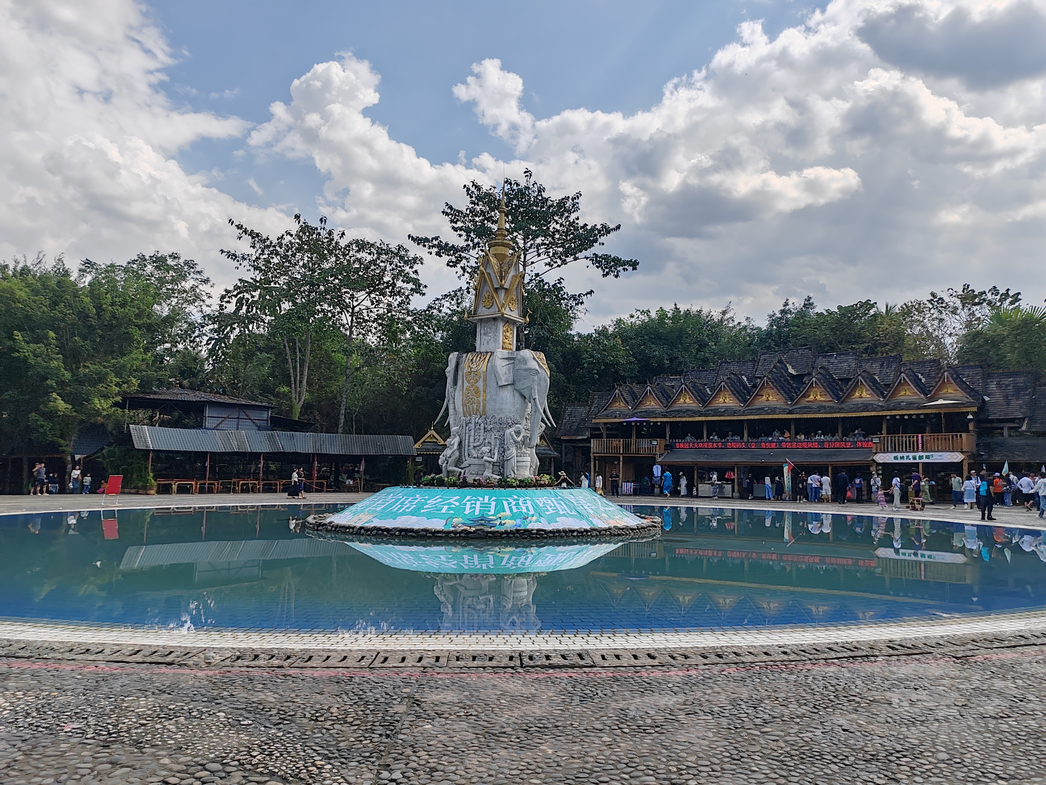 西双版纳傣族园8月泼水时间表,傣族园泼水节路线