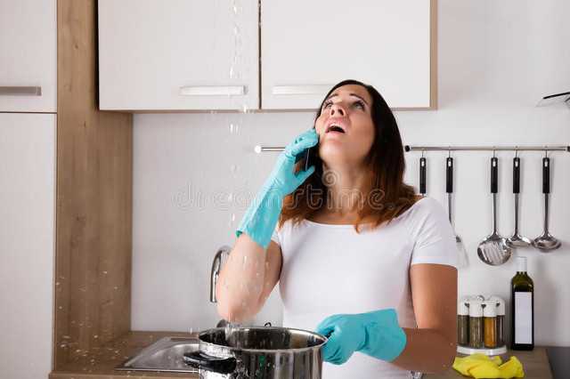 小区楼房屋顶漏水找哪里处理,高层房屋楼顶漏水怎么划分责任