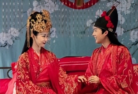 背景成谜景甜：坐拥3.5亿豪宅，拒绝张继科被金主强捧十年不红