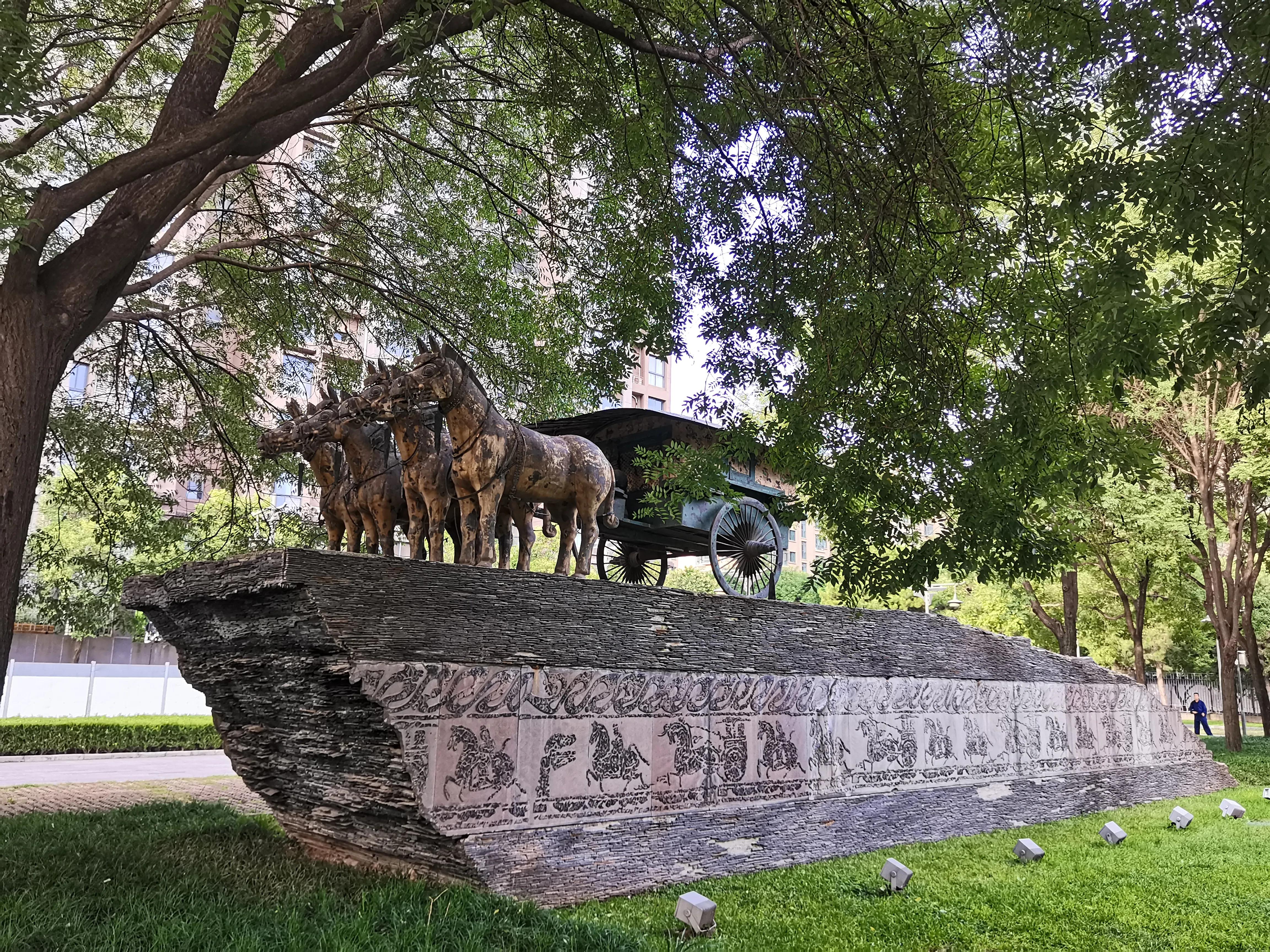 秦始皇死后陪葬,秦始皇死了后为什么埋葬骊山脚下